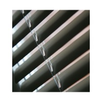 Persienner och myggskydd Logo